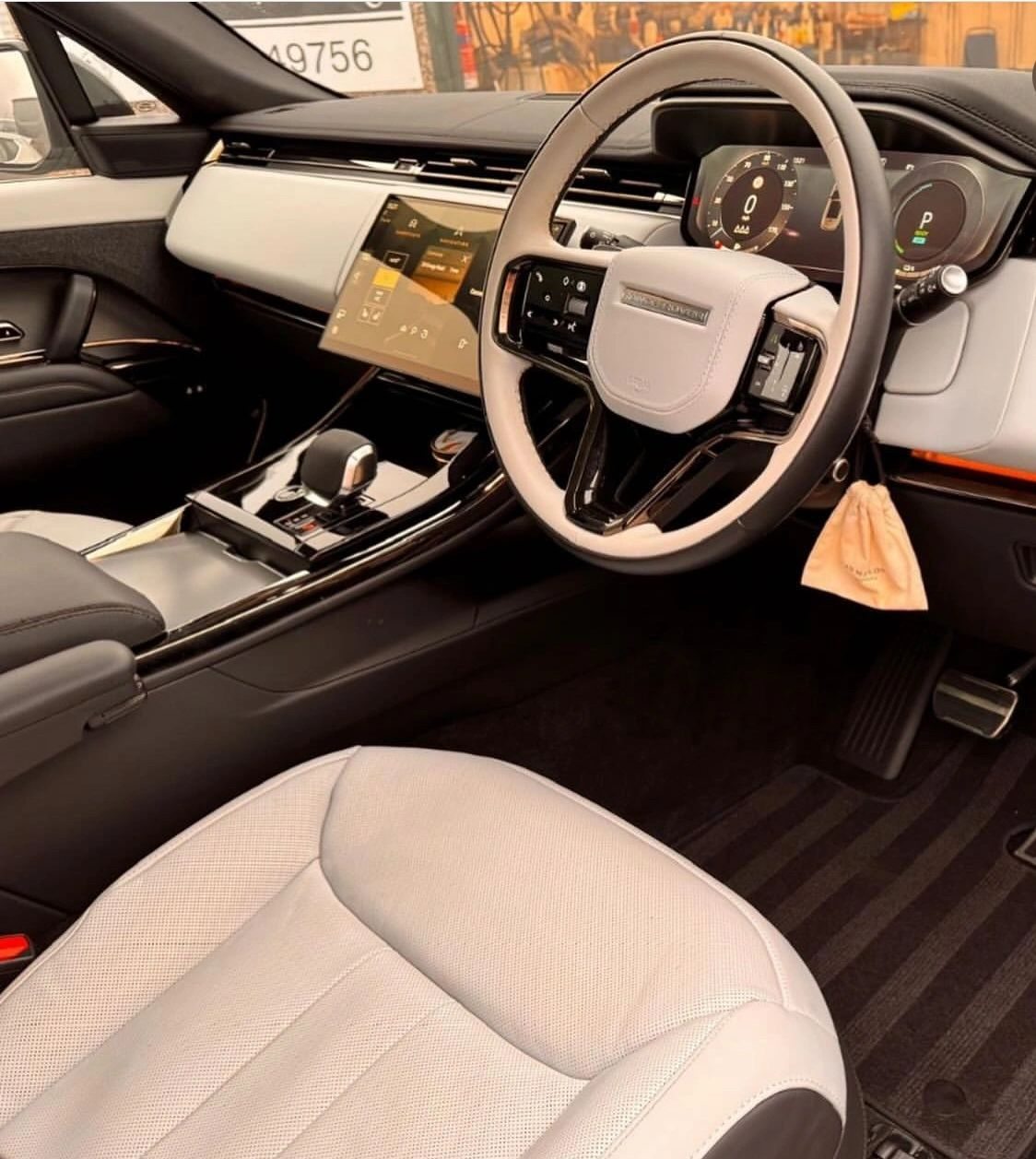 Light grey Range Rover Velar interior
